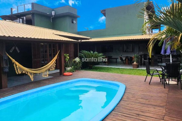 Casa à venda com 300m², 4 quartos, 1 suíte, 4 vagas no bairro Rio Tavares em Florianópolis