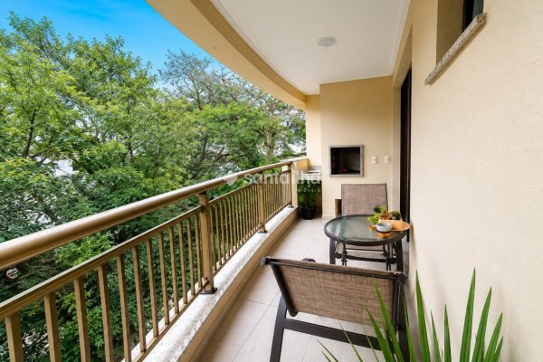 Apartamento à venda com 70m², 2 quartos, 1 suíte, 2 vagas no bairro Itacorubi em Florianópolis