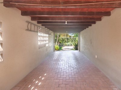 Casa para alugar com 271m², 4 quartos, 1 suíte, 2 vagas no bairro Campeche em Florianópolis - Foto 42