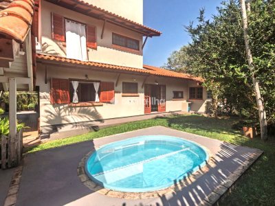 Casa para alugar com 271m², 4 quartos, 1 suíte, 2 vagas no bairro Campeche em Florianópolis - Foto 50