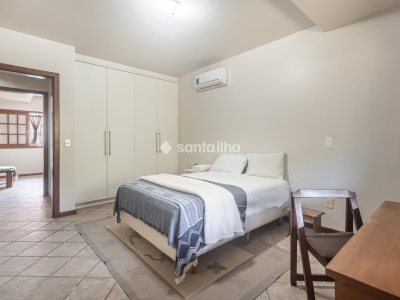 Casa para alugar com 271m², 4 quartos, 1 suíte, 2 vagas no bairro Campeche em Florianópolis - Foto 25