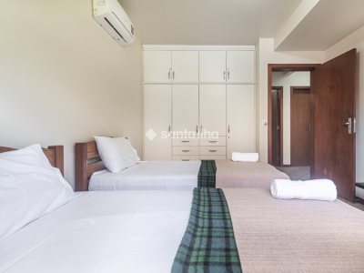 Casa para alugar com 271m², 4 quartos, 1 suíte, 2 vagas no bairro Campeche em Florianópolis - Foto 29