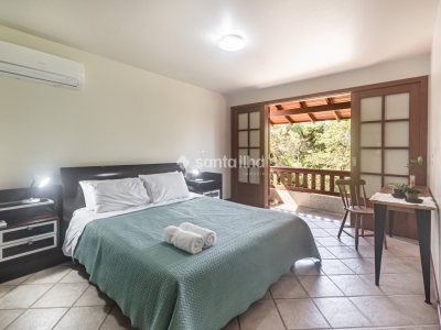Casa para alugar com 271m², 4 quartos, 1 suíte, 2 vagas no bairro Campeche em Florianópolis - Foto 14