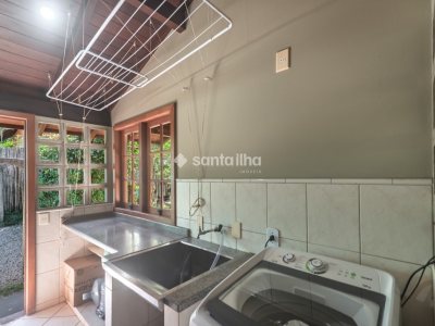 Casa para alugar com 271m², 4 quartos, 1 suíte, 2 vagas no bairro Campeche em Florianópolis - Foto 37
