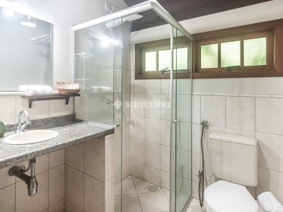 Casa para alugar com 271m², 4 quartos, 1 suíte, 2 vagas no bairro Campeche em Florianópolis - Foto 26