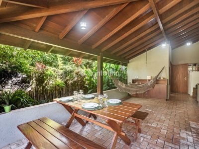 Casa para alugar com 271m², 4 quartos, 1 suíte, 2 vagas no bairro Campeche em Florianópolis - Foto 39