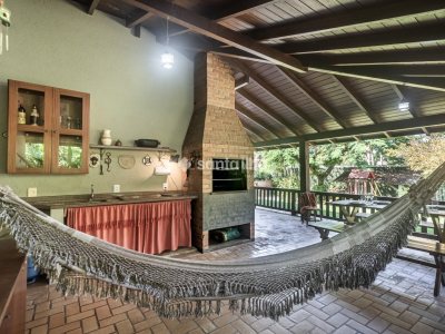 Casa para alugar com 271m², 4 quartos, 1 suíte, 2 vagas no bairro Campeche em Florianópolis - Foto 40
