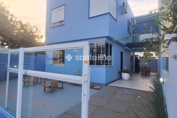 Casa à venda com 135m², 3 quartos, 1 suíte, 2 vagas no bairro Campeche em Florianópolis