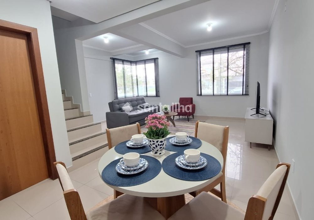 Casa à venda com 135m², 3 quartos, 1 suíte, 2 vagas no bairro Campeche em Florianópolis - Foto 1
