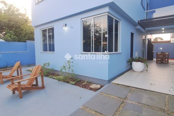 Casa à venda com 135m², 3 quartos, 1 suíte, 2 vagas no bairro Campeche em Florianópolis