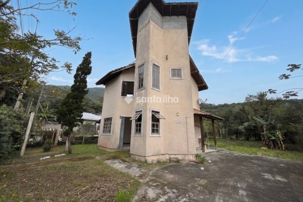 Casa para alugar com 110m², 3 quartos, 1 suíte, 4 vagas no bairro Ribeirão da Ilha em Florianópolis
