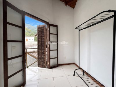 Casa para alugar com 110m², 3 quartos, 1 suíte, 4 vagas no bairro Ribeirão da Ilha em Florianópolis - Foto 9