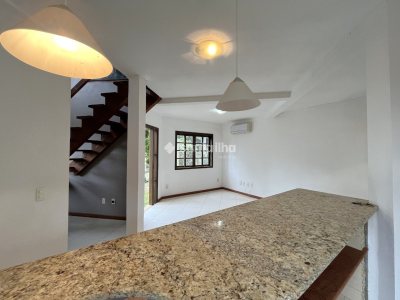 Casa para alugar com 110m², 3 quartos, 1 suíte, 4 vagas no bairro Ribeirão da Ilha em Florianópolis - Foto 3