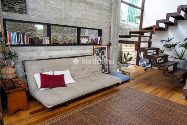 Casa à venda com 213m², 3 quartos, 1 suíte, 2 vagas no bairro Rio Tavares em Florianópolis