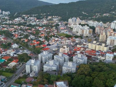 Apartamento à venda com 109m², 4 quartos, 1 suíte, 1 vaga no bairro Córrego Grande em Florianópolis - Foto 6
