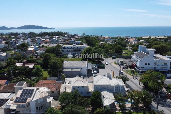Casa à venda com 121m², 4 quartos, 1 suíte, 2 vagas no bairro Campeche em Florianópolis