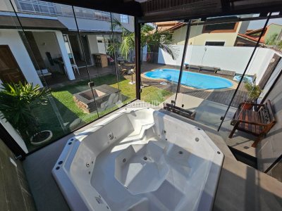 Casa à venda com 264m², 3 quartos, 1 suíte, 3 vagas no bairro Açores em Florianópolis - Foto 21