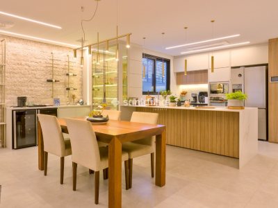 Casa à venda com 236m², 3 quartos, 3 suítes, 4 vagas no bairro Córrego Grande em Florianópolis - Foto 8