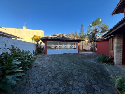 Casa para alugar com 220m², 4 quartos, 2 suítes, 5 vagas no bairro Campeche em Florianópolis - Foto 34