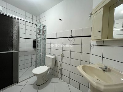 Casa para alugar com 220m², 4 quartos, 2 suítes, 5 vagas no bairro Campeche em Florianópolis - Foto 33