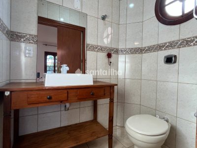 Casa para alugar com 220m², 4 quartos, 2 suítes, 5 vagas no bairro Campeche em Florianópolis - Foto 7
