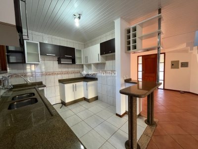 Casa para alugar com 220m², 4 quartos, 2 suítes, 5 vagas no bairro Campeche em Florianópolis - Foto 14