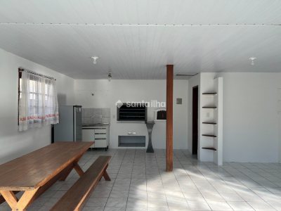 Casa para alugar com 220m², 4 quartos, 2 suítes, 5 vagas no bairro Campeche em Florianópolis - Foto 36