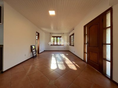 Casa para alugar com 220m², 4 quartos, 2 suítes, 5 vagas no bairro Campeche em Florianópolis - Foto 6