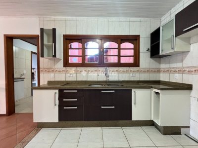 Casa para alugar com 220m², 4 quartos, 2 suítes, 5 vagas no bairro Campeche em Florianópolis - Foto 11
