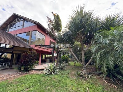 Casa à venda com 241m², 3 quartos, 1 suíte, 1 vaga no bairro Campeche em Florianópolis - Foto 2