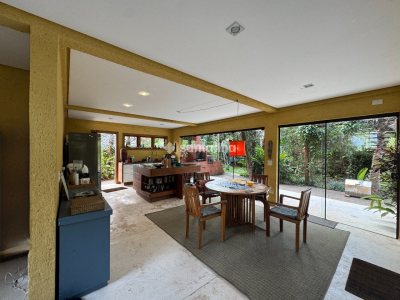 Casa à venda com 241m², 3 quartos, 1 suíte, 1 vaga no bairro Campeche em Florianópolis - Foto 11