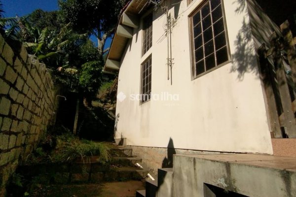 Casa à venda com 105m², 2 quartos, 1 suíte, 1 vaga no bairro Ribeirão da Ilha em Florianópolis