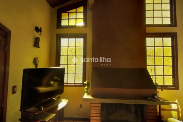 Casa à venda com 105m², 2 quartos, 1 suíte, 1 vaga no bairro Ribeirão da Ilha em Florianópolis