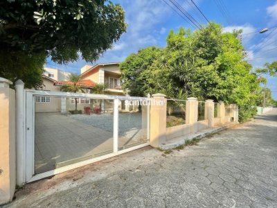 Casa para alugar com 330m², 5 quartos, 2 suítes, 3 vagas no bairro Campeche em Florianópolis - Foto 41