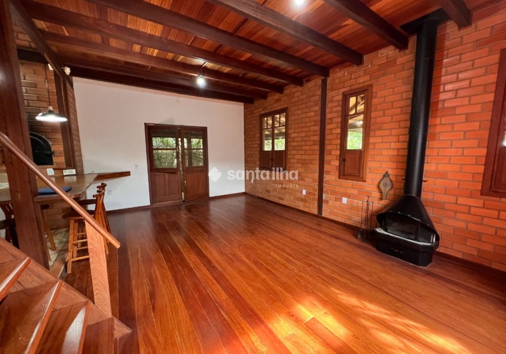 Casa à venda com 154m², 3 quartos, 2 vagas no bairro Rio Tavares em Florianópolis - Foto 1