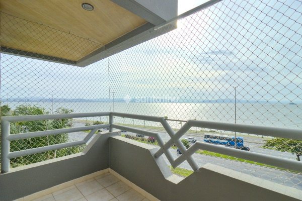 Apartamento à venda com 149m², 3 quartos, 2 suítes, 2 vagas no bairro Agronômica em Florianópolis