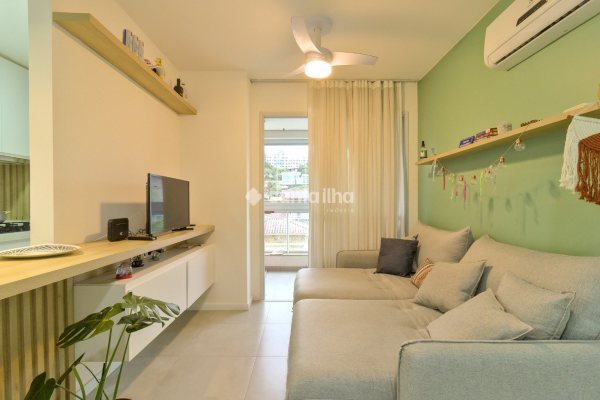 Apartamento à venda com 69m², 2 quartos, 1 suíte, 1 vaga no bairro Coqueiros em Florianópolis