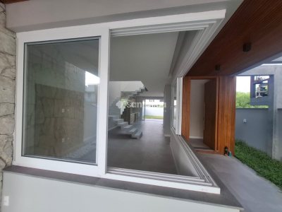 Casa à venda com 204m², 3 quartos, 1 suíte, 2 vagas no bairro Campeche em Florianópolis - Foto 4