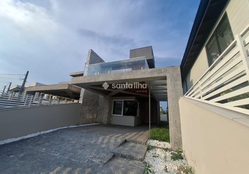 Casa à venda com 204m², 3 quartos, 1 suíte, 2 vagas no bairro Campeche em Florianópolis - Foto 1