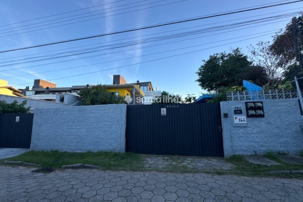 Terreno à venda com 315m² no bairro Rio Tavares em Florianópolis