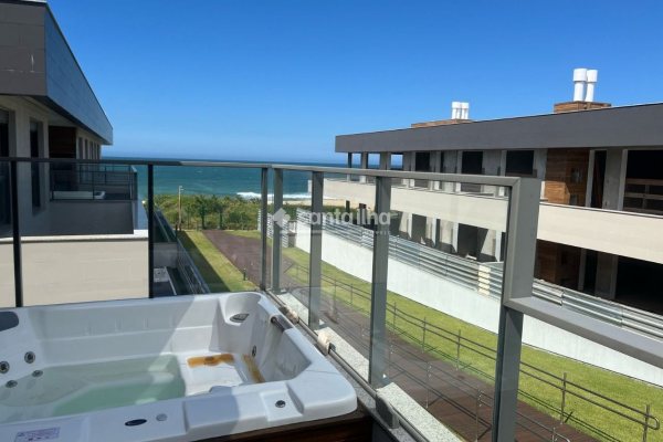 Cobertura à venda com 93m², 2 quartos, 1 suíte, 2 vagas no bairro Morro das Pedras em Florianópolis