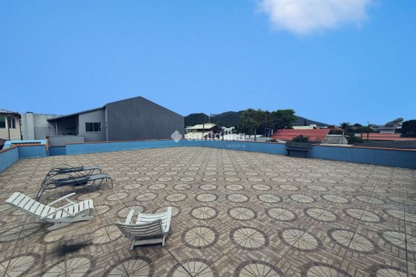 Casa à venda com 220m², 4 quartos, 2 suítes, 2 vagas no bairro Campeche em Florianópolis