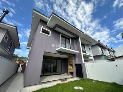 Casa à venda com 192m², 4 quartos, 3 suítes, 2 vagas no bairro Lagoa da Conceição em Florianópolis - Foto 11