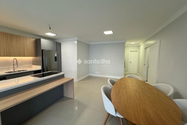 Apartamento à venda com 137m², 3 quartos, 3 suítes, 2 vagas no bairro Centro em Florianópolis
