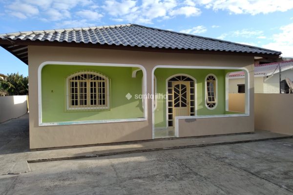 Casa à venda com 160m², 4 quartos, 8 vagas no bairro Tapera da Base em Florianópolis