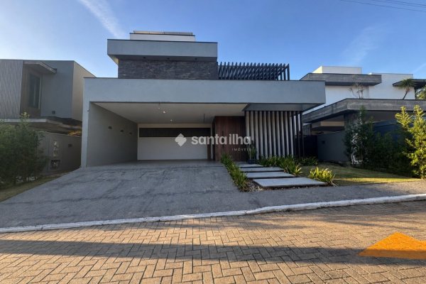 Casa em Condomínio à venda com 233m², 3 quartos, 3 suítes, 4 vagas no bairro Campeche em Florianópolis