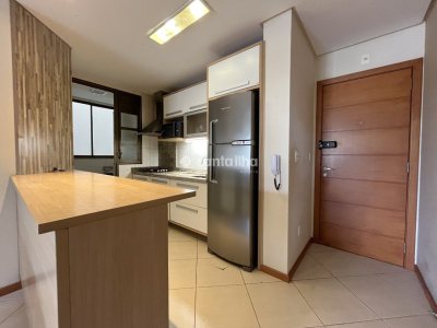 Apartamento para alugar com 76m², 2 quartos, 1 suíte, 2 vagas no bairro Rio Tavares em Florianópolis - Foto 2