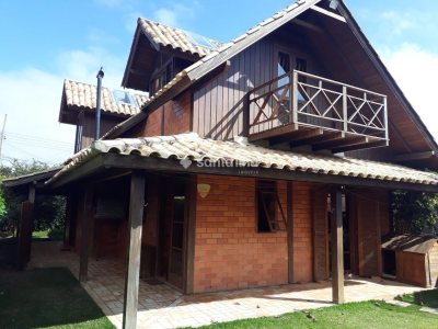 Casa à venda com 154m², 3 quartos, 2 vagas no bairro Rio Tavares em Florianópolis - Foto 2
