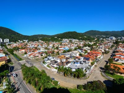 Cobertura à venda com 253m², 3 quartos, 1 suíte, 3 vagas no bairro Itacorubi em Florianópolis - Foto 32