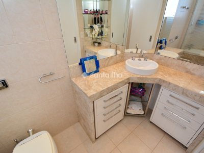 Cobertura à venda com 253m², 3 quartos, 1 suíte, 3 vagas no bairro Itacorubi em Florianópolis - Foto 27